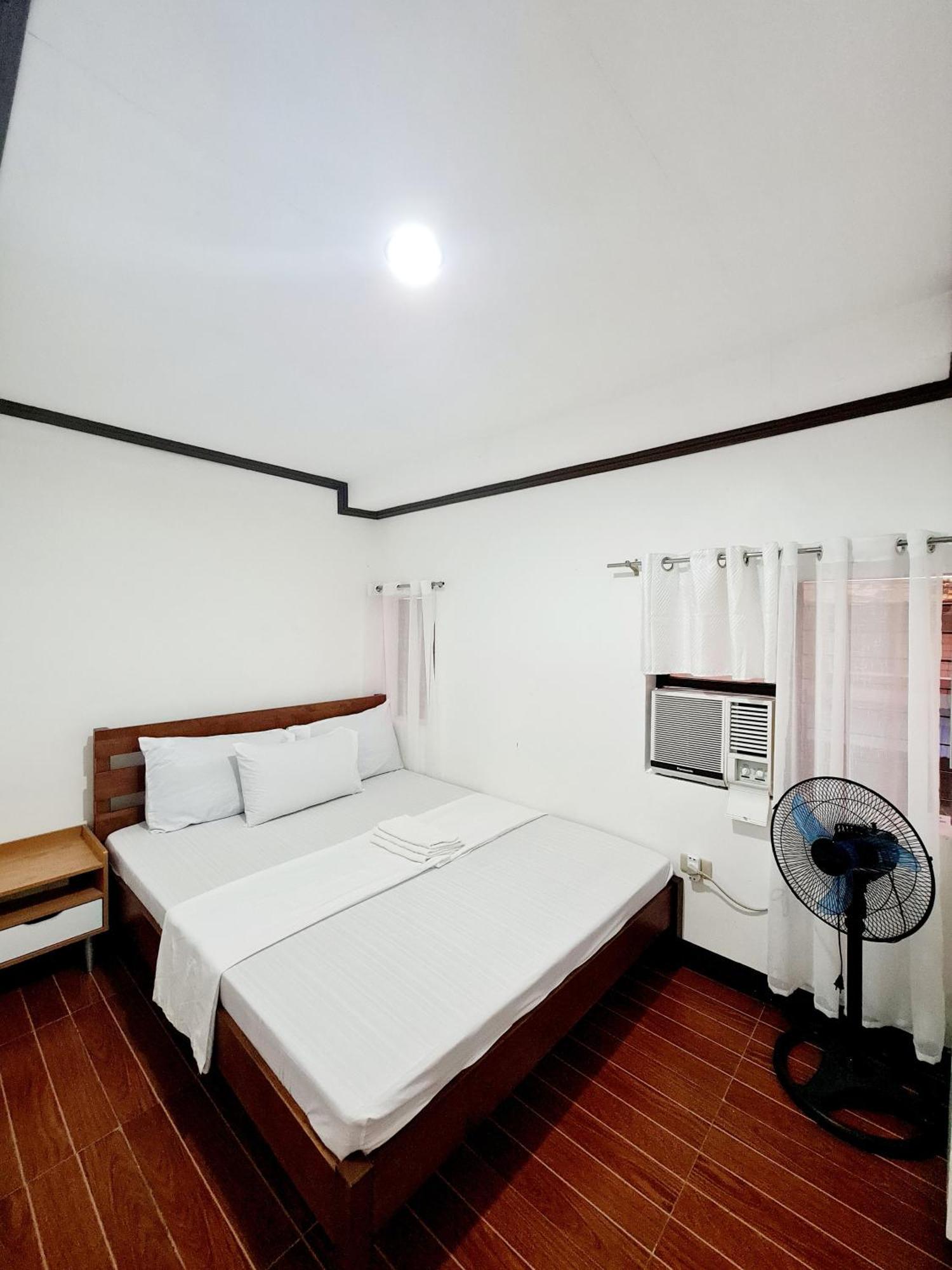Calapan City Fully Furnished House Transient Near Xentromall L39 מראה חיצוני תמונה